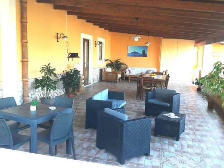 Case Vacanze Villa Lory Malfa  Extérieur photo